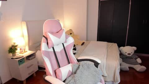    online show from January 7, 9:45 am