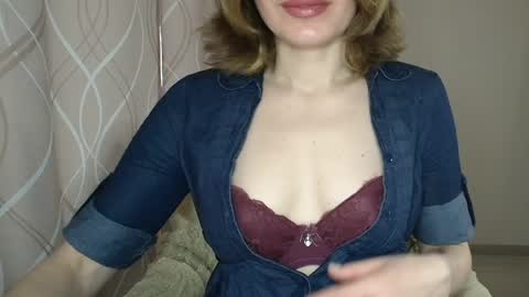 Sophiemisss online show from March 31, 8:48 am