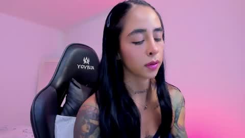 Snapshot of sophierooy chatting on July 9, 12:15 am sophierooy online show from July 9, 12:15 am