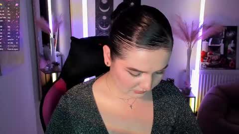 Snapshot of sour_cherry_ chatting on May 15, 6:48 pm Jennie online show from May 15, 6:48 pm