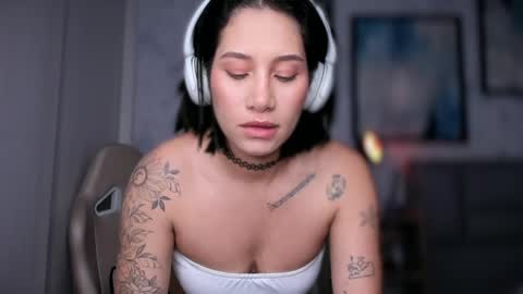 brisa  s online show from April 22, 1:52 am