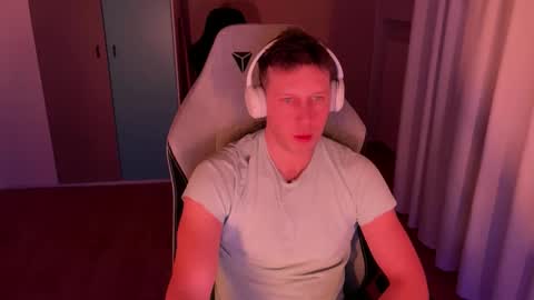 Snapshot of spaduzz chatting on March 15, 6:14 pm spaduzz online show from March 15, 6:14 pm