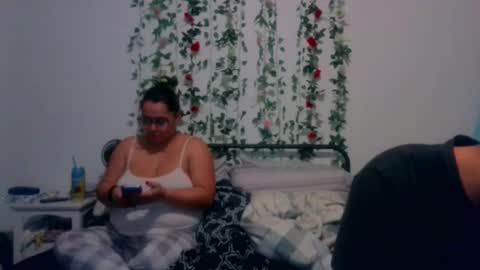 spanishcouple4255 online show from October 23, 4:45 am