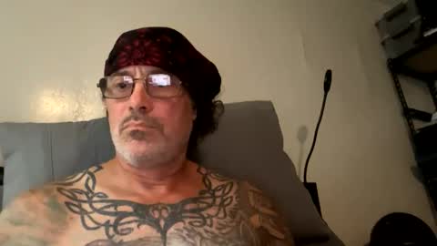 specter1972 online show from December 14, 12:32 pm