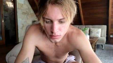 Sasha --  online show from April 15, 1:01 am