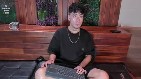 Snapshot of spencerwhite_ chatting on May 3, 8:48 pm Spencer online show from May 3, 8:48 pm