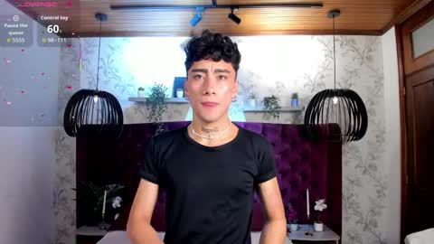 Snapshot of spencerwhite_ chatting on May 13, 9:44 pm Spencer online show from May 13, 9:44 pm