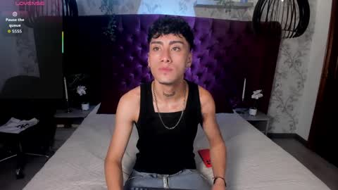 Snapshot of spencerwhite_ chatting on May 31, 8:10 pm Spencer online show from May 31, 8:10 pm