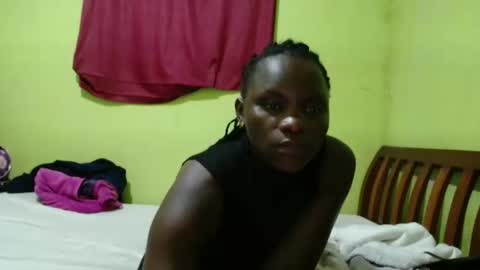 Snapshot of spicy_bella69 chatting on May 16, 8:07 pm spicy_bella69 online show from May 16, 8:07 pm