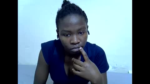 Snapshot of spicy_kittie chatting on June 5, 7:47 am Kittle online show from June 5, 7:47 am