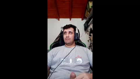 Snapshot of spiritbraker104062 chatting on April 8, 5:35 pm spiritbraker104062 online show from April 8, 5:35 pm