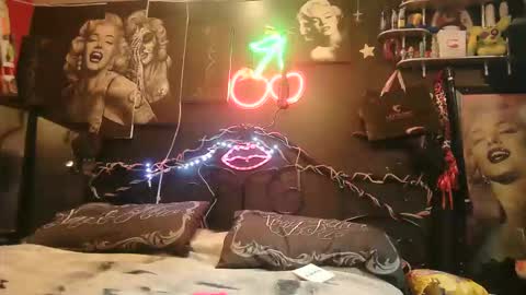 Daddy  His Splash Queen online show from February 21, 3:29 am