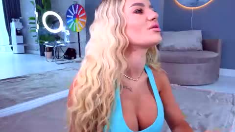 Anna online show from July 22, 9:45 am