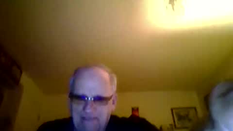 spongebobpineapple70 online show from May 21, 2:40 am