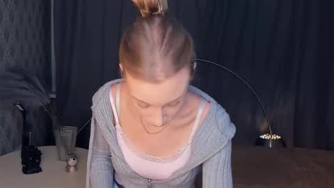 Amy online show from February 21, 9:05 pm