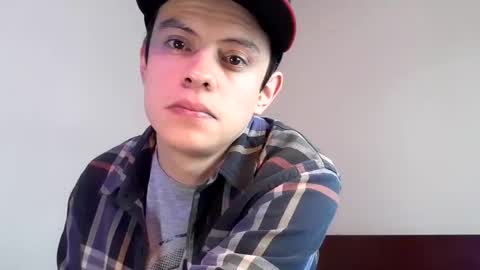 Snapshot of sr_bolaiinas chatting on December 10, 3:44 pm sr_bolaiinas online show from December 10, 3:44 pm