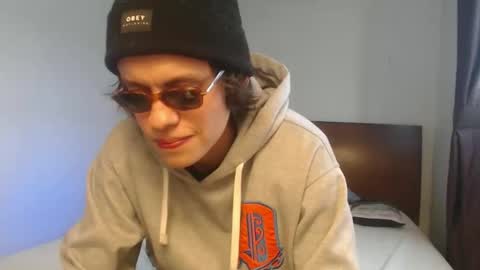 Snapshot of sr_bolaiinas chatting on February 16, 6:04 pm sr_bolaiinas online show from February 16, 6:04 pm