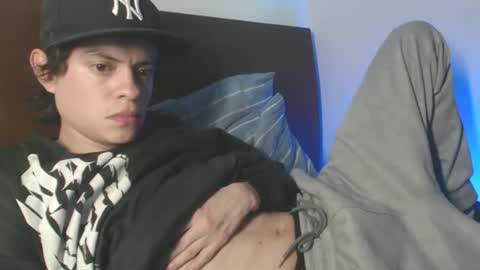 Snapshot of sr_bolaiinas chatting on February 25, 6:06 pm sr_bolaiinas online show from February 25, 6:06 pm