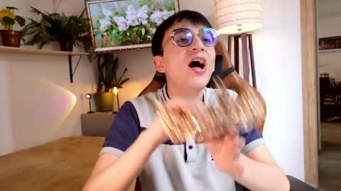 sr_evann online show from April 5, 2:47 pm