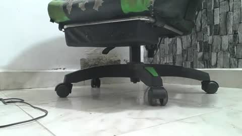 Snapshot of srfindomfeet_ chatting on July 15, 6:18 am sr master cum its my old account online show from July 15, 6:18 am