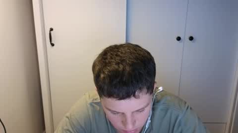 Snapshot of st1vemaster01 chatting on December 19, 4:58 pm st1vemaster01 online show from December 19, 4:58 pm