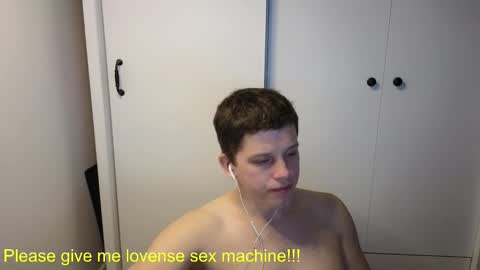 Snapshot of st1vemaster01 chatting on March 6, 5:09 pm st1vemaster01 online show from March 6, 5:09 pm