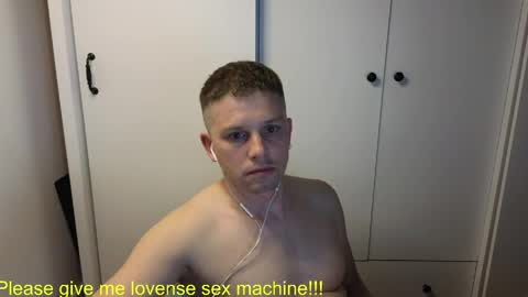 st1vemaster01 online show from May 17, 3:08 pm