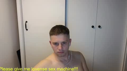 st1vemaster01 online show from May 18, 2:12 pm