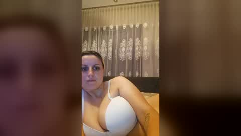 Amelly online show from August 5, 9:06 pm