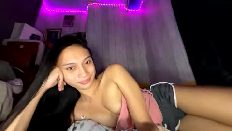 stacey_cravings online show from June 10, 2:05 pm