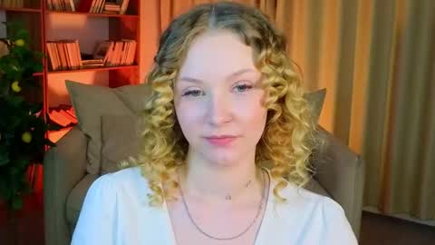 Snapshot of staceyyjones chatting on May 18, 12:33 pm Stacey online show from May 18, 12:33 pm