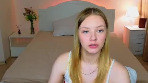 Snapshot of staceyyjones chatting on May 30, 9:17 am Stacey online show from May 30, 9:17 am