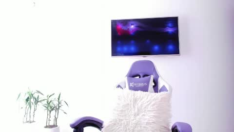 TWstacymalibu110 online show from May 5, 1:52 pm