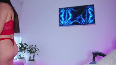 TWstacymalibu110 online show from May 7, 11:15 am
