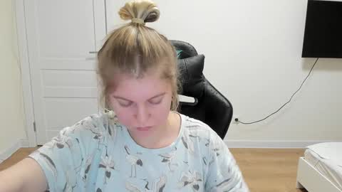 Stacy  online show from February 4, 4:50 pm