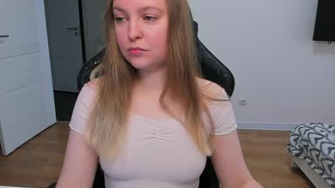 Snapshot of stacy_miraclee chatting on May 15, 12:01 pm Stacy online show from May 15, 12:01 pm