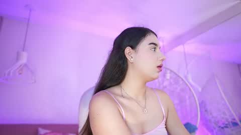 Snapshot of stacycooper_ chatting on June 22, 7:00 pm stacycooper_ online show from June 22, 7:00 pm