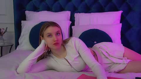 StacyEvances online show from February 23, 6:16 pm