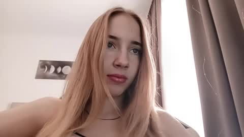 Mila online show from March 3, 8:09 am