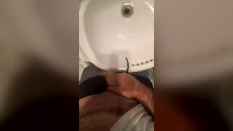 standingtall1011 online show from August 4, 12:47 am