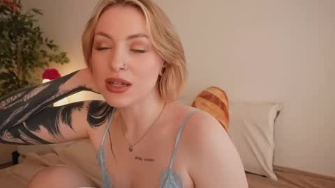 Kristina online show from April 15, 1:40 pm