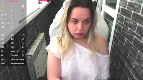 Snapshot of stasya_sunshine chatting on June 11, 4:10 am stasya_sunshine online show from June 11, 4:10 am