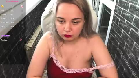 Snapshot of stasya_sunshine chatting on June 19, 3:44 am stasya_sunshine online show from June 19, 3:44 am