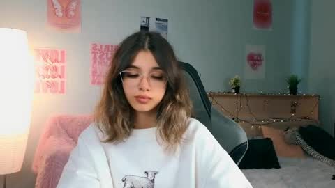 Sara online show from May 26, 1:40 pm