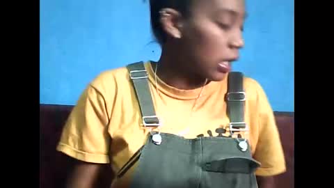 Snapshot of stecimalicia chatting on December 16, 7:35 am Malicia online show from December 16, 7:35 am