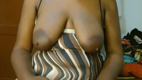 Snapshot of stecy65 chatting on February 12, 4:29 am cici online show from February 12, 4:29 am
