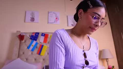 Snapshot of stefa_rosse chatting on June 30, 7:04 pm stefa_rosse online show from June 30, 7:04 pm