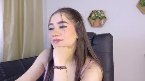 stefannycipriani_ online show from July 28, 6:20 pm