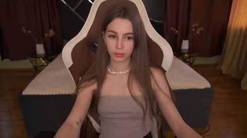 stellahoneywell online show from April 3, 1:09 pm