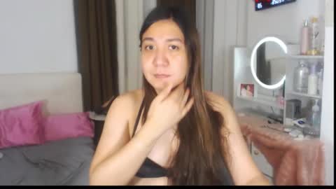 Stella online show from April 8, 8:31 pm